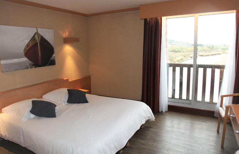 Amiraute Hotel Golf Deauville Touques Ngoại thất bức ảnh