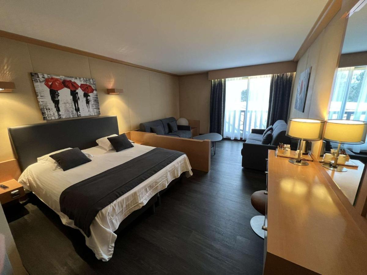 Amiraute Hotel Golf Deauville Touques Ngoại thất bức ảnh