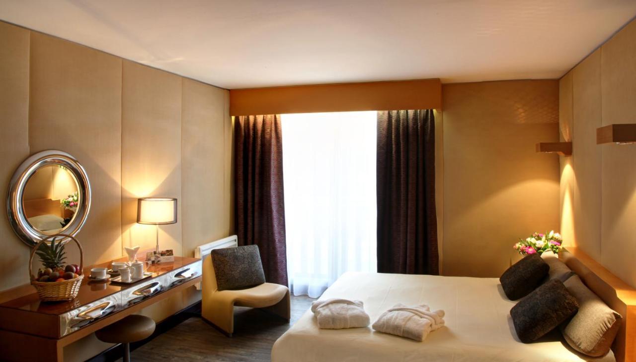 Amiraute Hotel Golf Deauville Touques Ngoại thất bức ảnh
