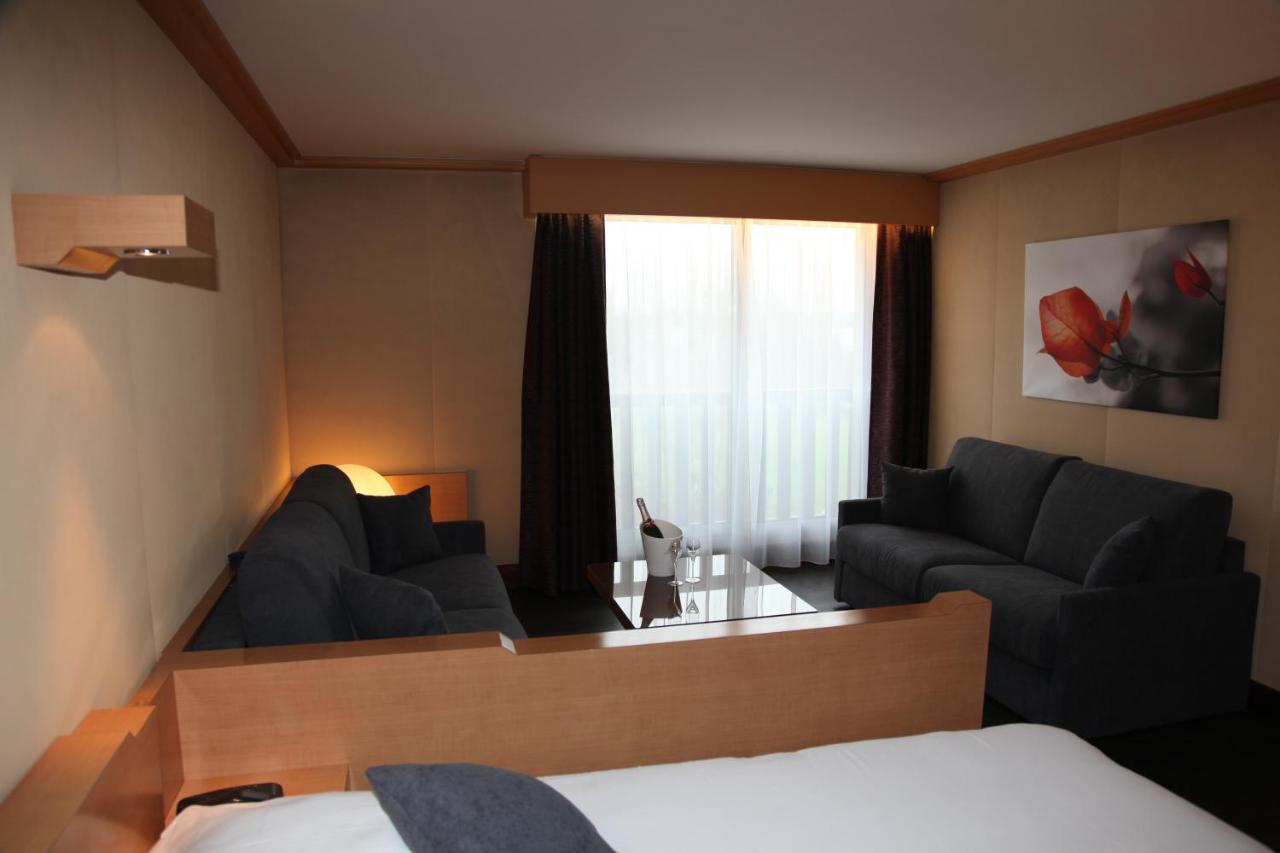 Amiraute Hotel Golf Deauville Touques Ngoại thất bức ảnh