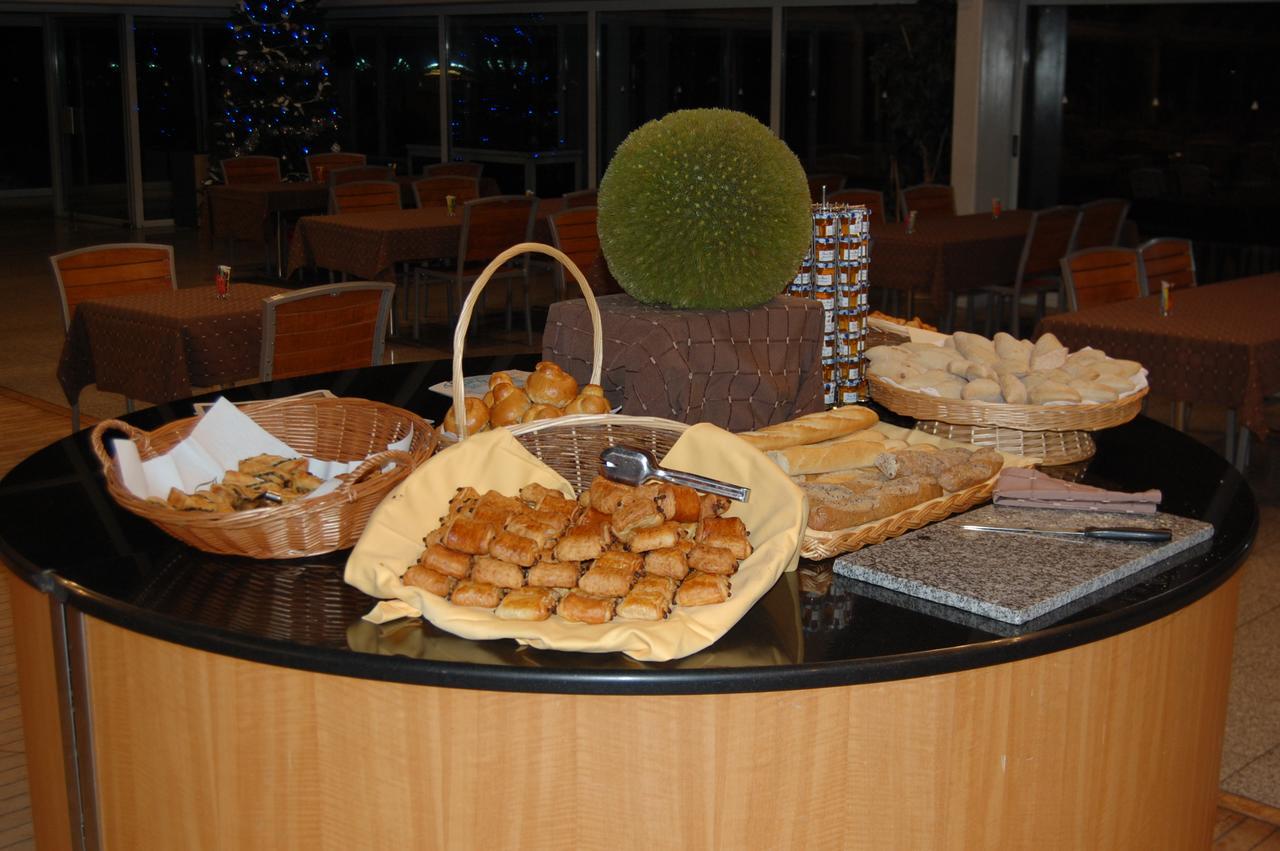 Amiraute Hotel Golf Deauville Touques Ngoại thất bức ảnh