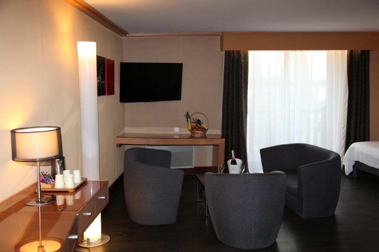 Amiraute Hotel Golf Deauville Touques Ngoại thất bức ảnh