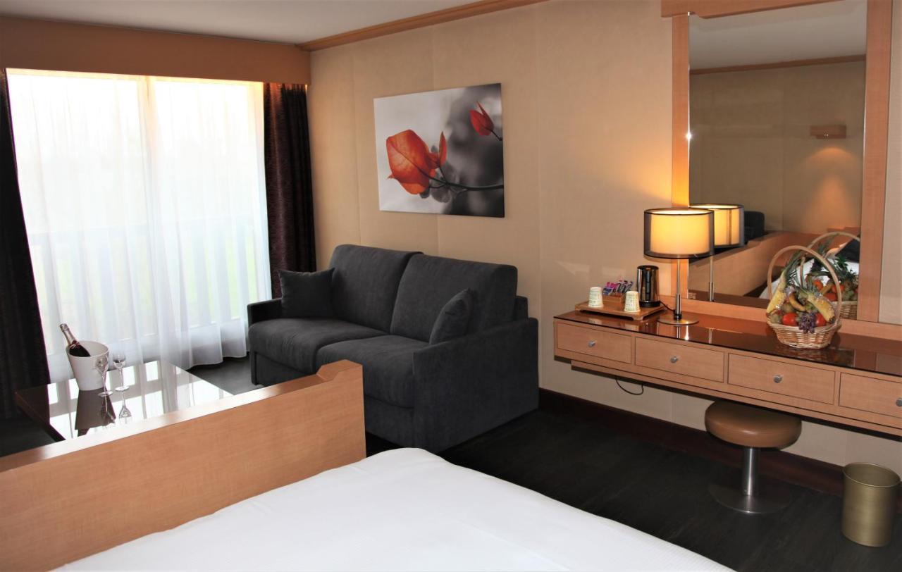 Amiraute Hotel Golf Deauville Touques Ngoại thất bức ảnh
